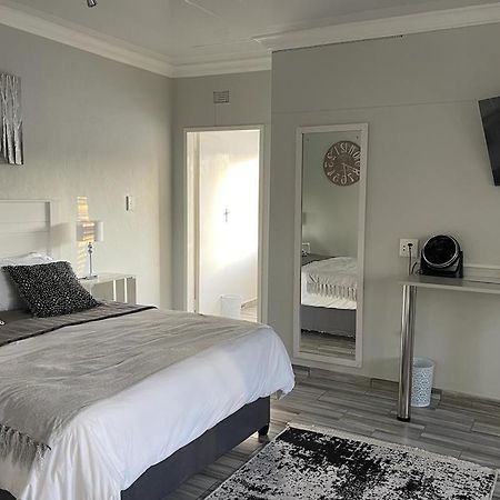 Ferienwohnung 22 On Mirabel Kempton Park Exterior foto