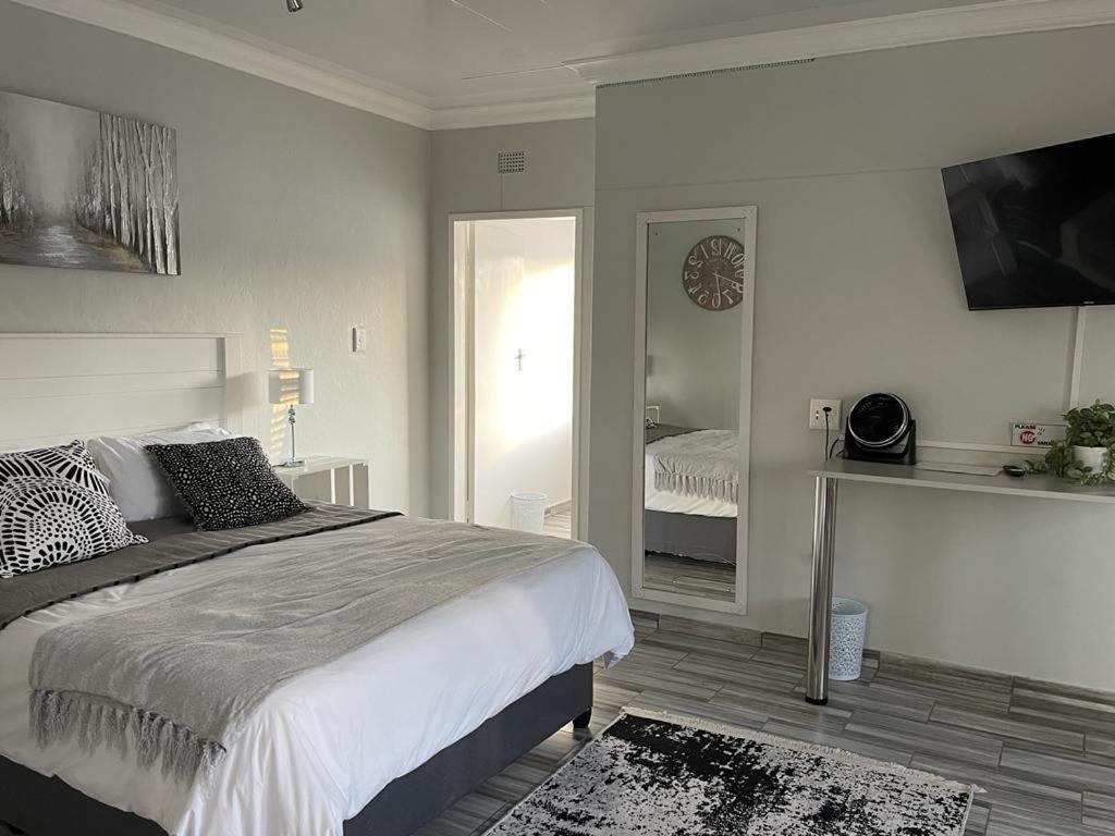 Ferienwohnung 22 On Mirabel Kempton Park Exterior foto