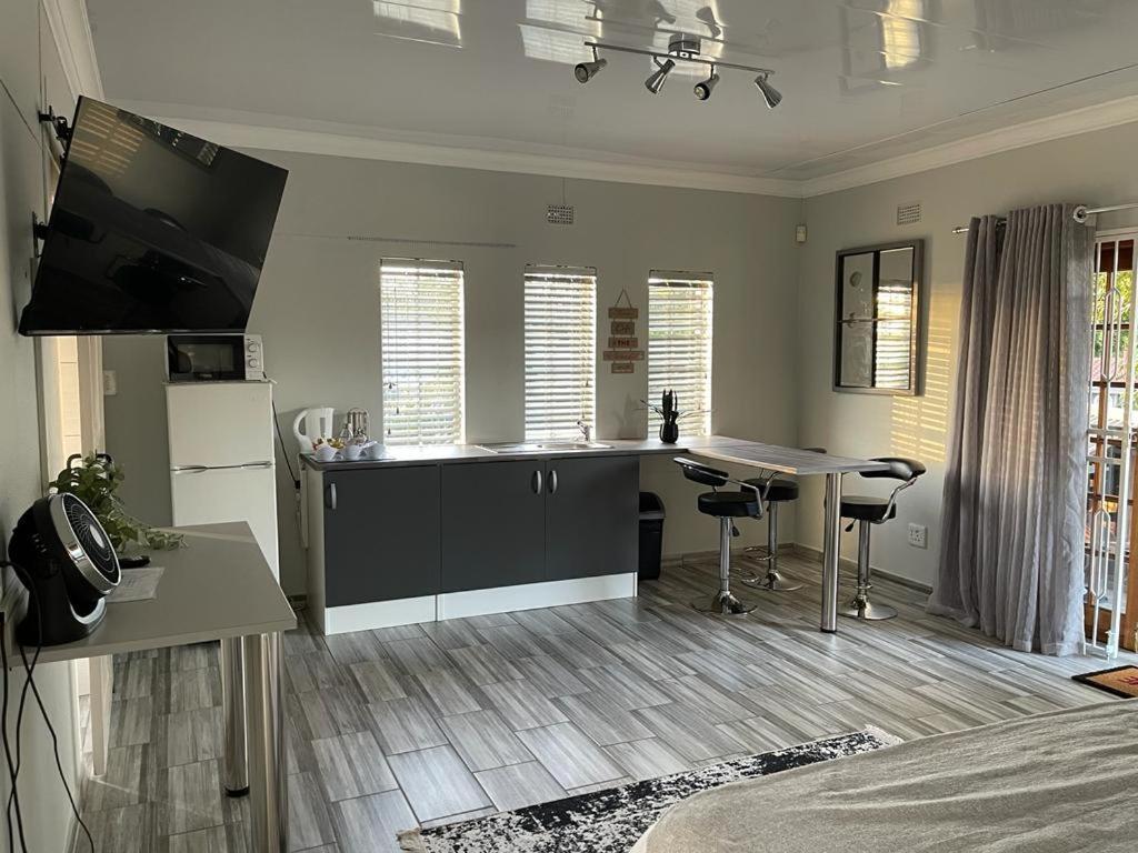 Ferienwohnung 22 On Mirabel Kempton Park Exterior foto