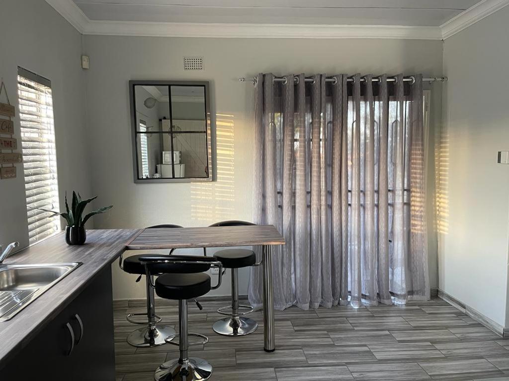 Ferienwohnung 22 On Mirabel Kempton Park Exterior foto